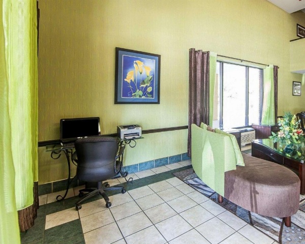 Quality Inn West image 10