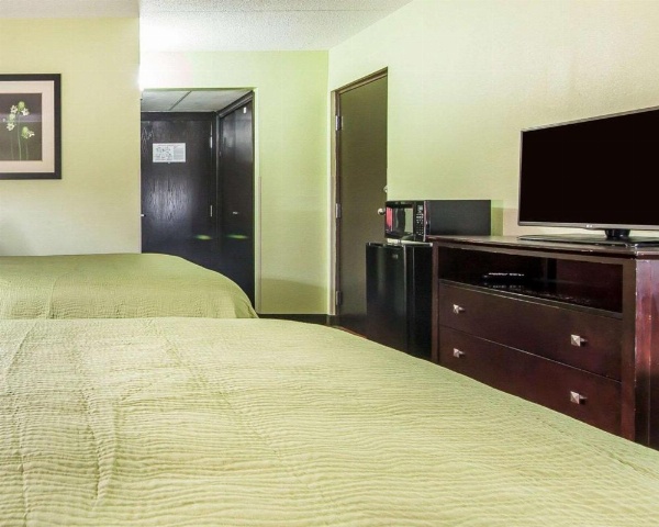 Quality Inn West image 11