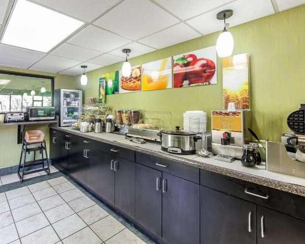 Quality Inn West image 13