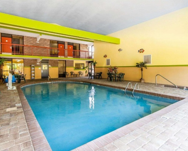 Quality Inn West image 22